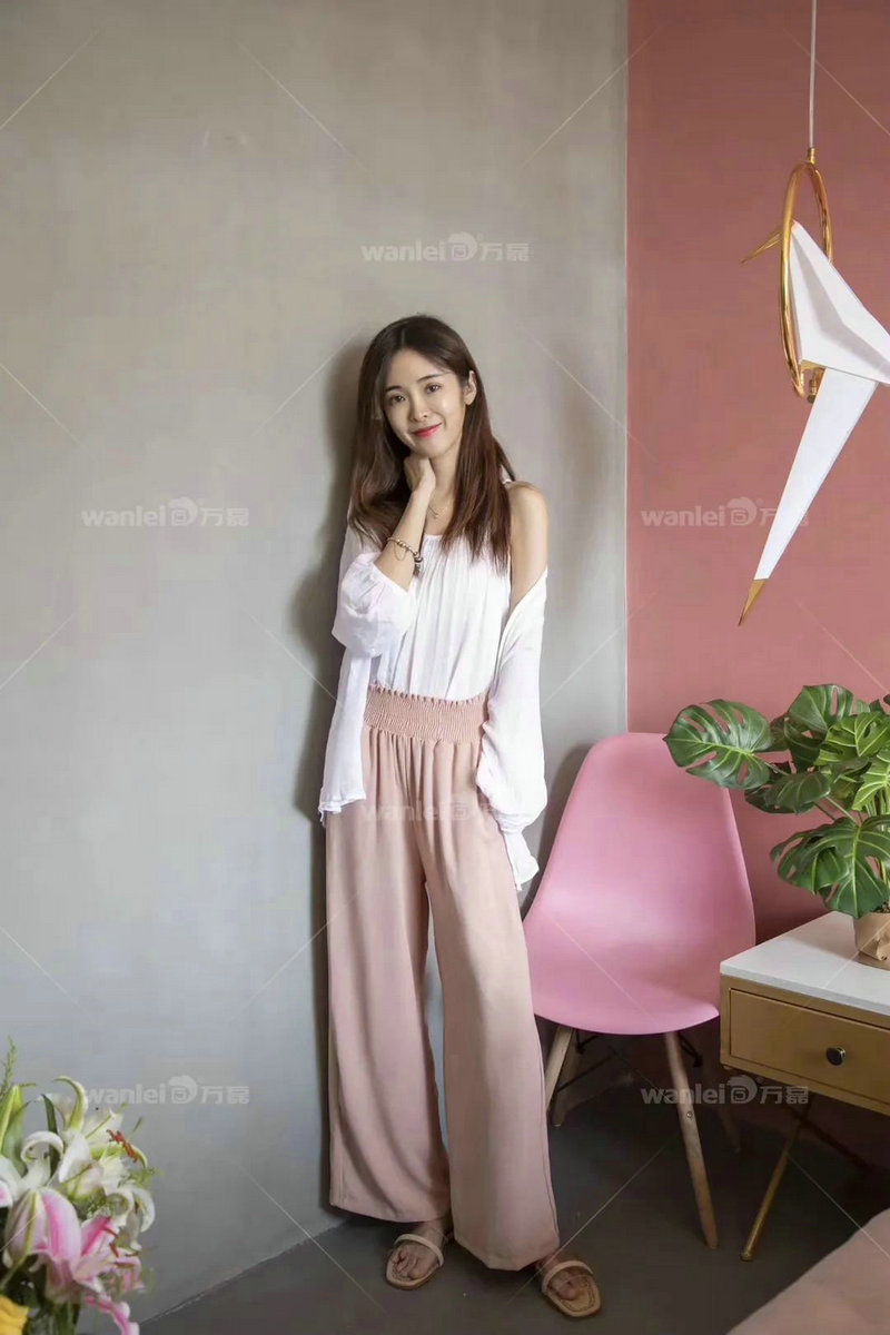 大連民宿老板娘用金屬絲絨，把小房間裝修成我住不起的樣子