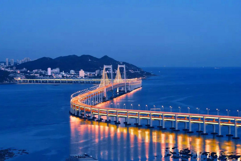 大連民宿老板娘用金屬絲絨，把小房間裝修成我住不起的樣子