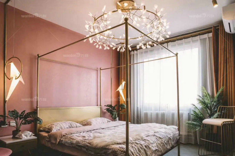 大連民宿老板娘用金屬絲絨，把小房間裝修成我住不起的樣子