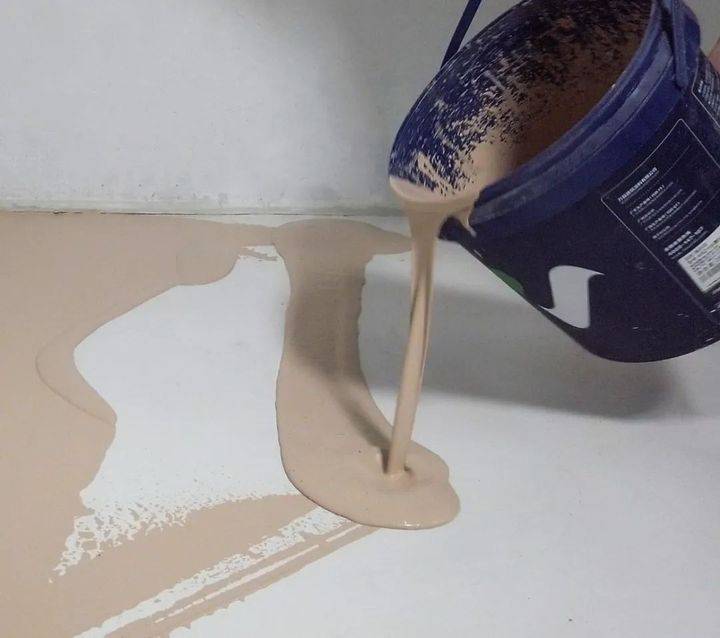 站著，把錢掙了！ | 萬磊流平派微水泥，現(xiàn)已上市