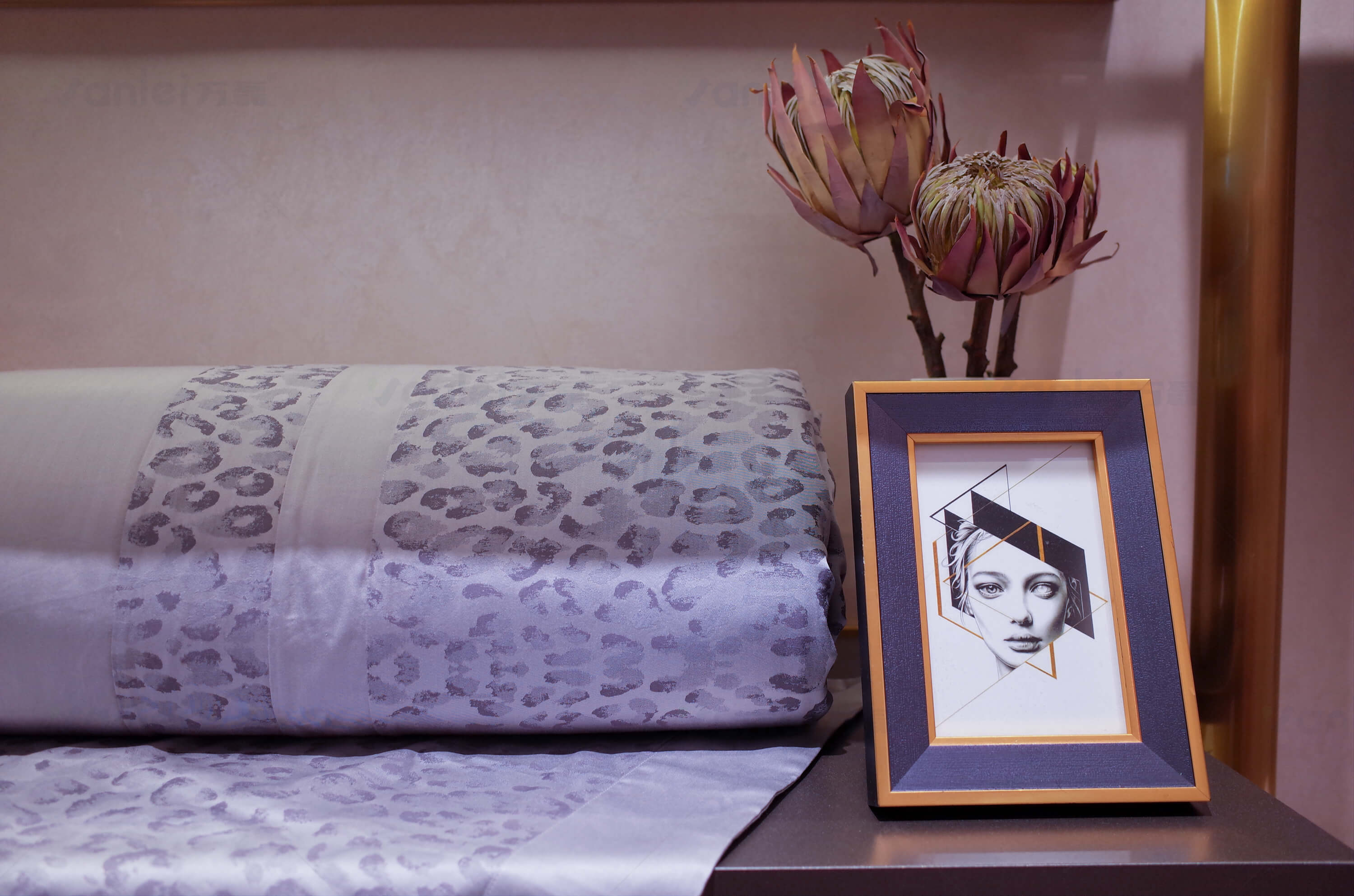 萬磊案例賞析 | 金屬遇上絲絨，尋覓絲質(zhì)般舒適生活