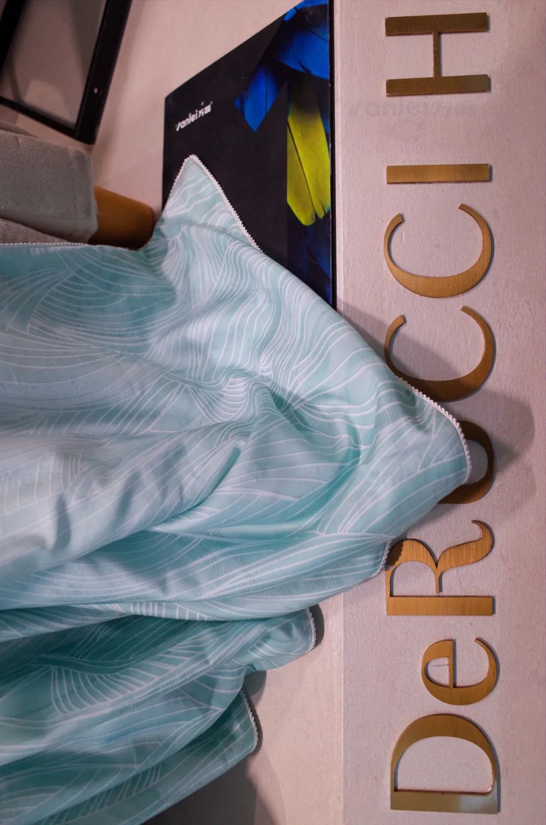 萬磊案例賞析 | 金屬遇上絲絨，尋覓絲質(zhì)般舒適生活