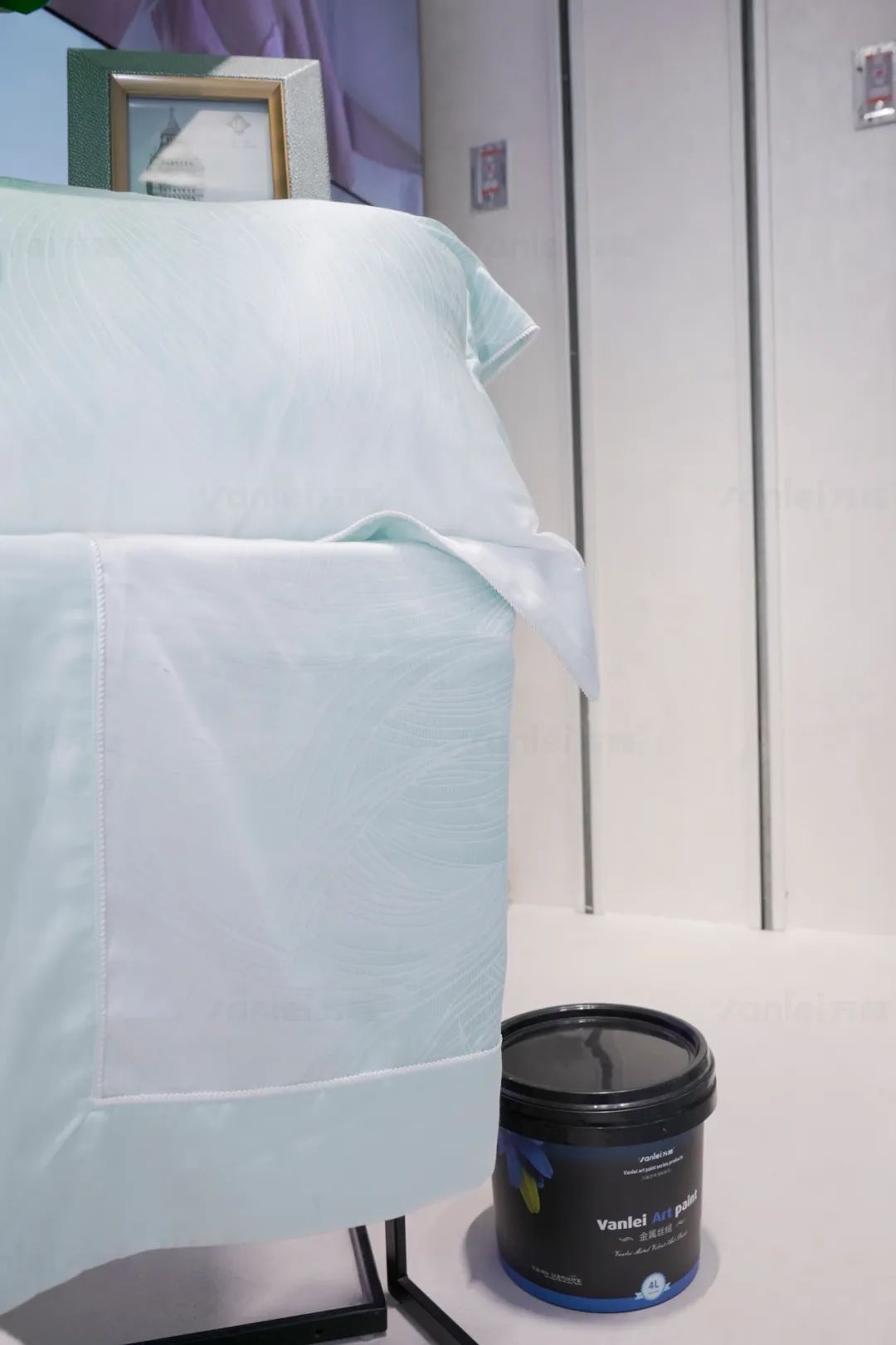 萬磊案例賞析 | 金屬遇上絲絨，尋覓絲質(zhì)般舒適生活