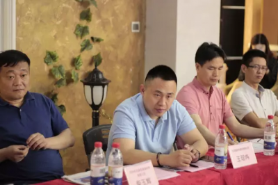 萬磊出席2017年中國涂料工業(yè)協(xié)會藝術(shù)涂料涂裝分會第二次會議，傳回一批好消息